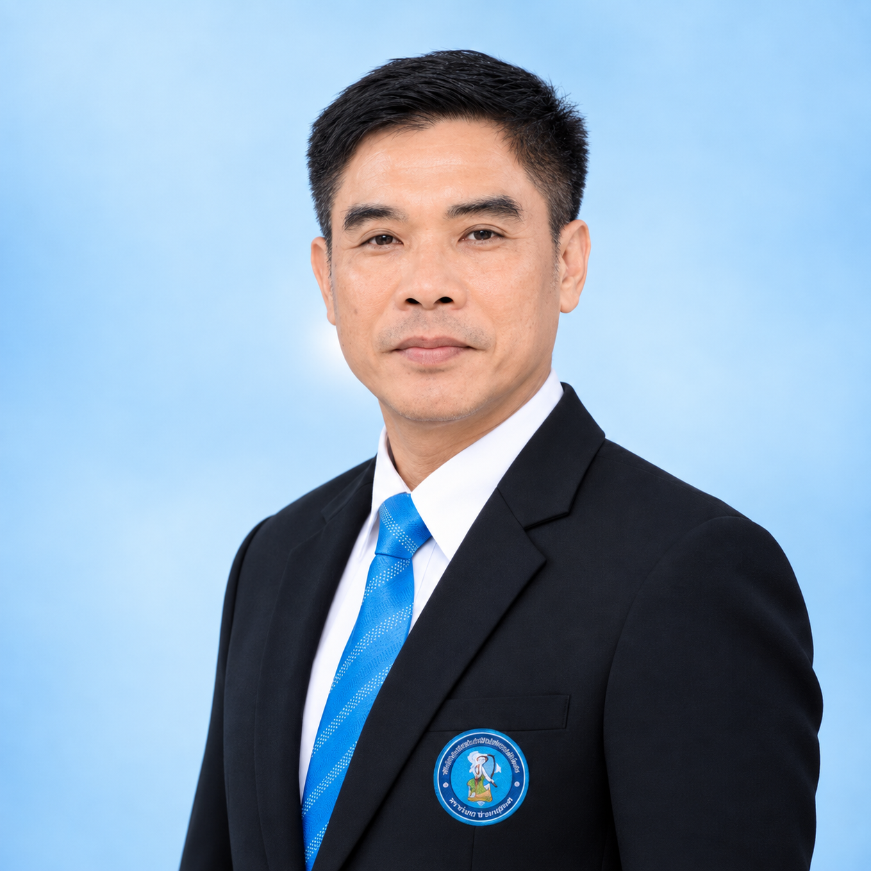 นายวัชรพงศ์ พรหมรัตน์